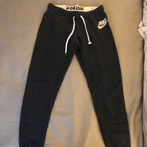 Nike joggers